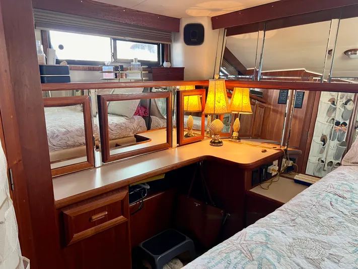 Journey's End Yacht Photos Pics 