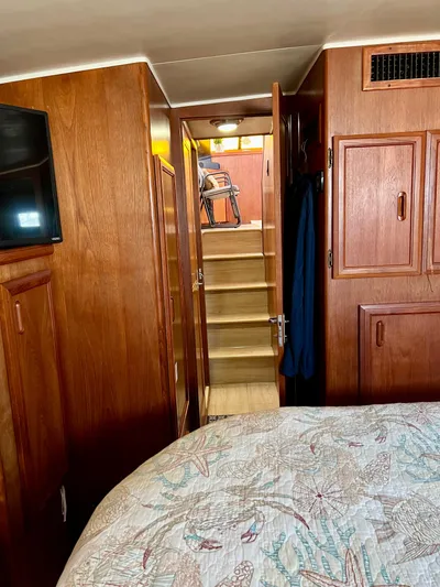 Journey's End Yacht Photos Pics 