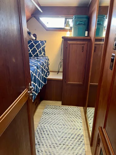 Journey's End Yacht Photos Pics 