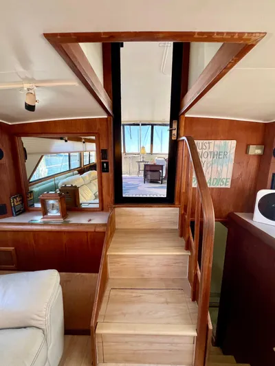 Journey's End Yacht Photos Pics 