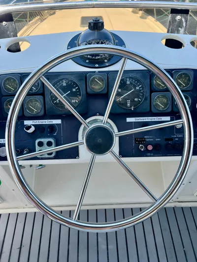 Journey's End Yacht Photos Pics 