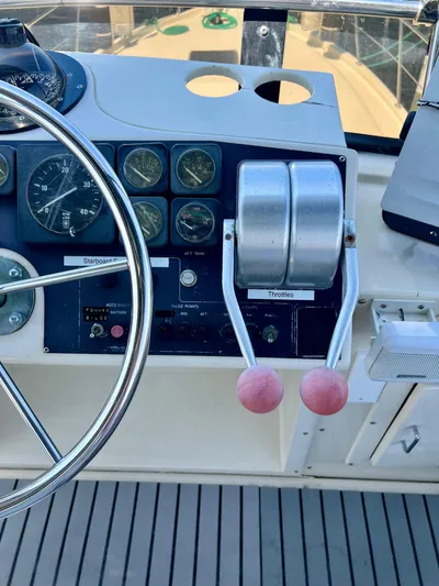 Journey's End Yacht Photos Pics 