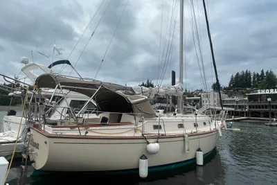 Island Packet 40