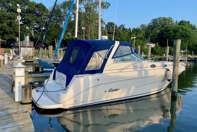 Rinker 330 Fiesta Vee