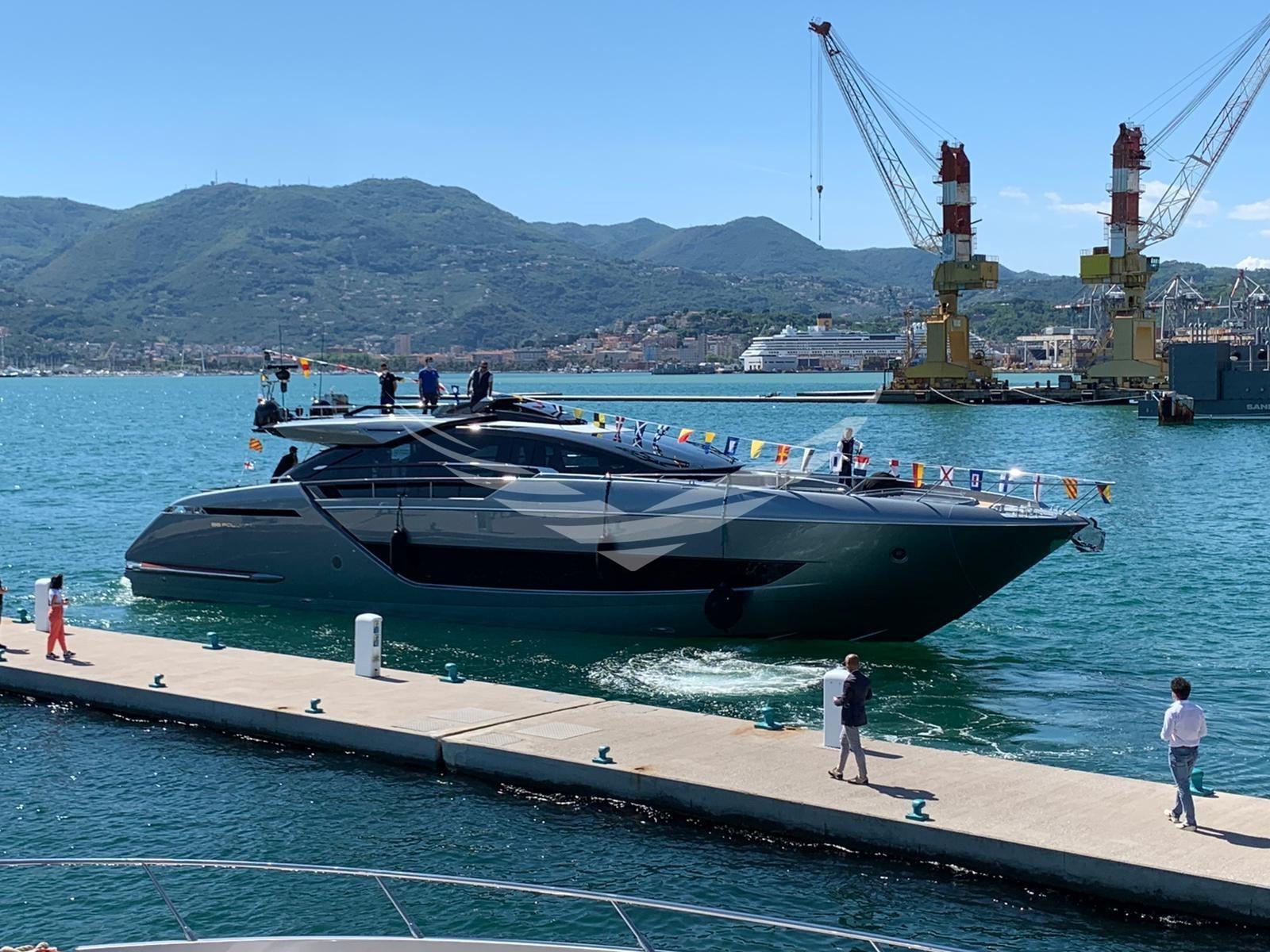 Tweedehands 2020 Riva 88 folgore | YachtFocus