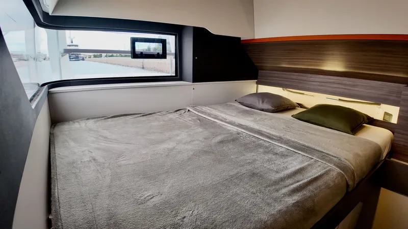 Vagabond Yacht Photos Pics 