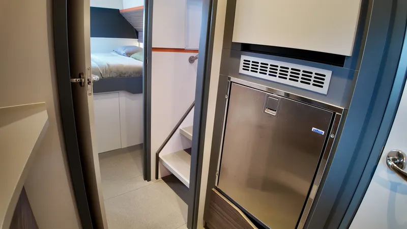 Vagabond Yacht Photos Pics 