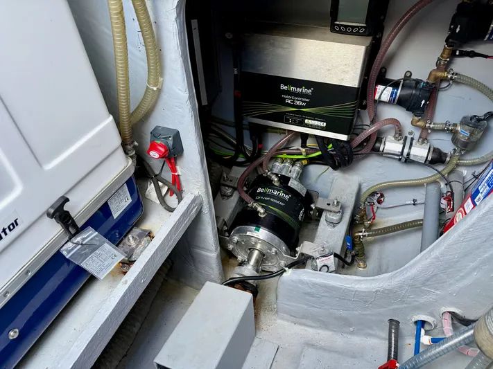 Vagabond Yacht Photos Pics 