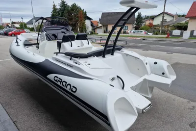 2025 Grand G580HGLF White Decor