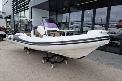 2025 Grand G580HGLF White Decor
