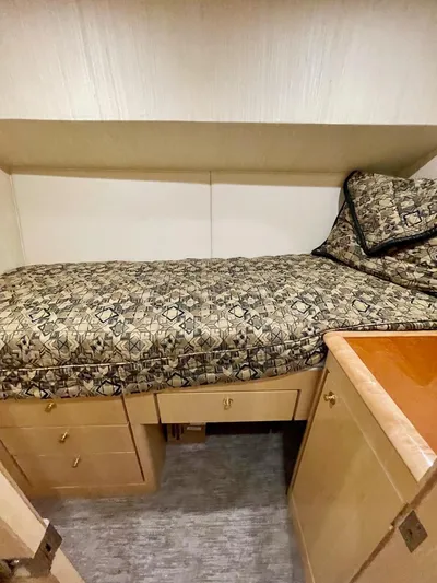 Snow Bank Yacht Photos Pics 