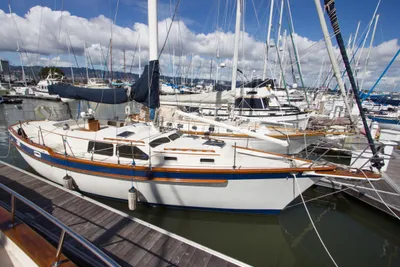 Irwin repowered 38-2 Mark II center cockpit cutter