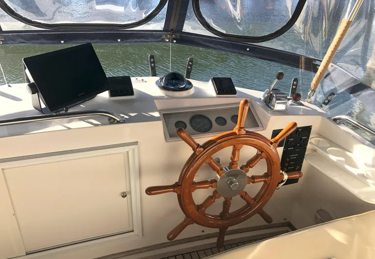 Legend Yacht Photos Pics 