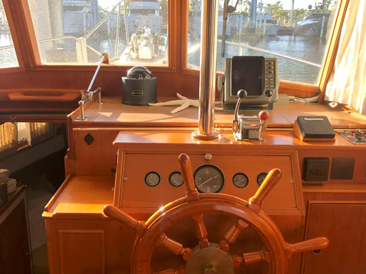 Legend Yacht Photos Pics 