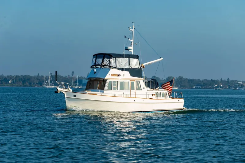 Legend Yacht Photos Pics 