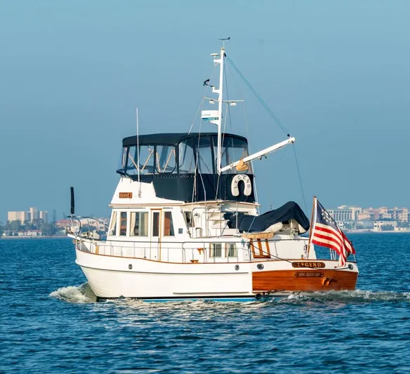 Legend Yacht Photos Pics 