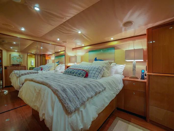 Restless Yacht Photos Pics 