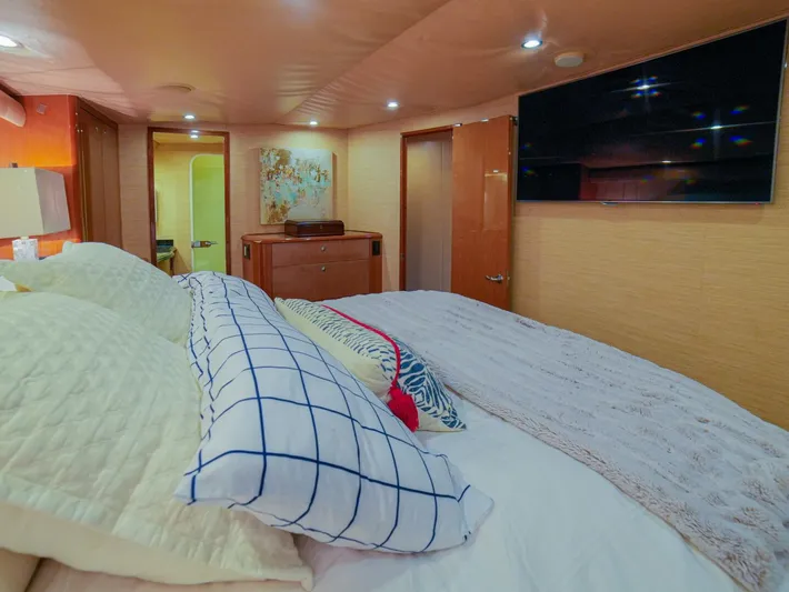 Restless Yacht Photos Pics 