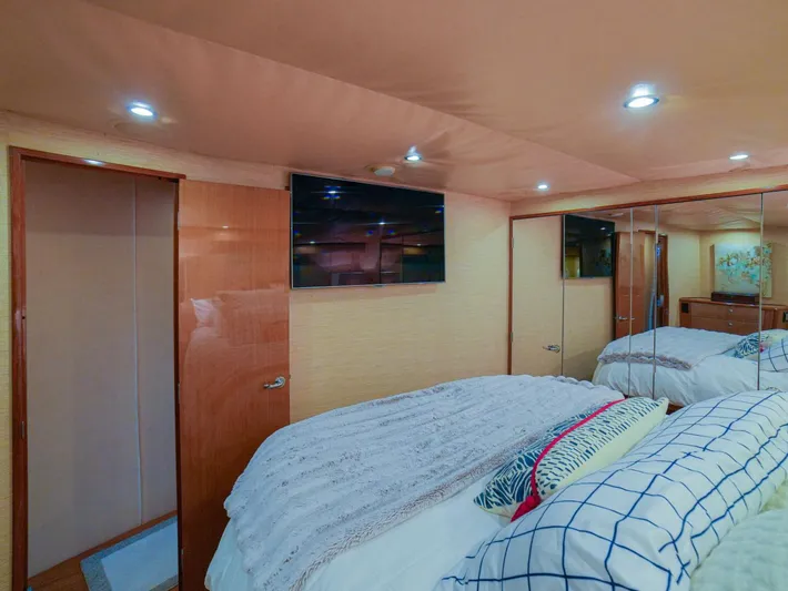 Restless Yacht Photos Pics 