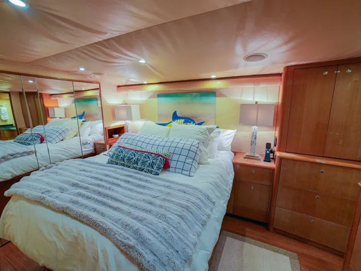 Restless Yacht Photos Pics 