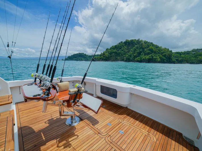 Restless Yacht Photos Pics 