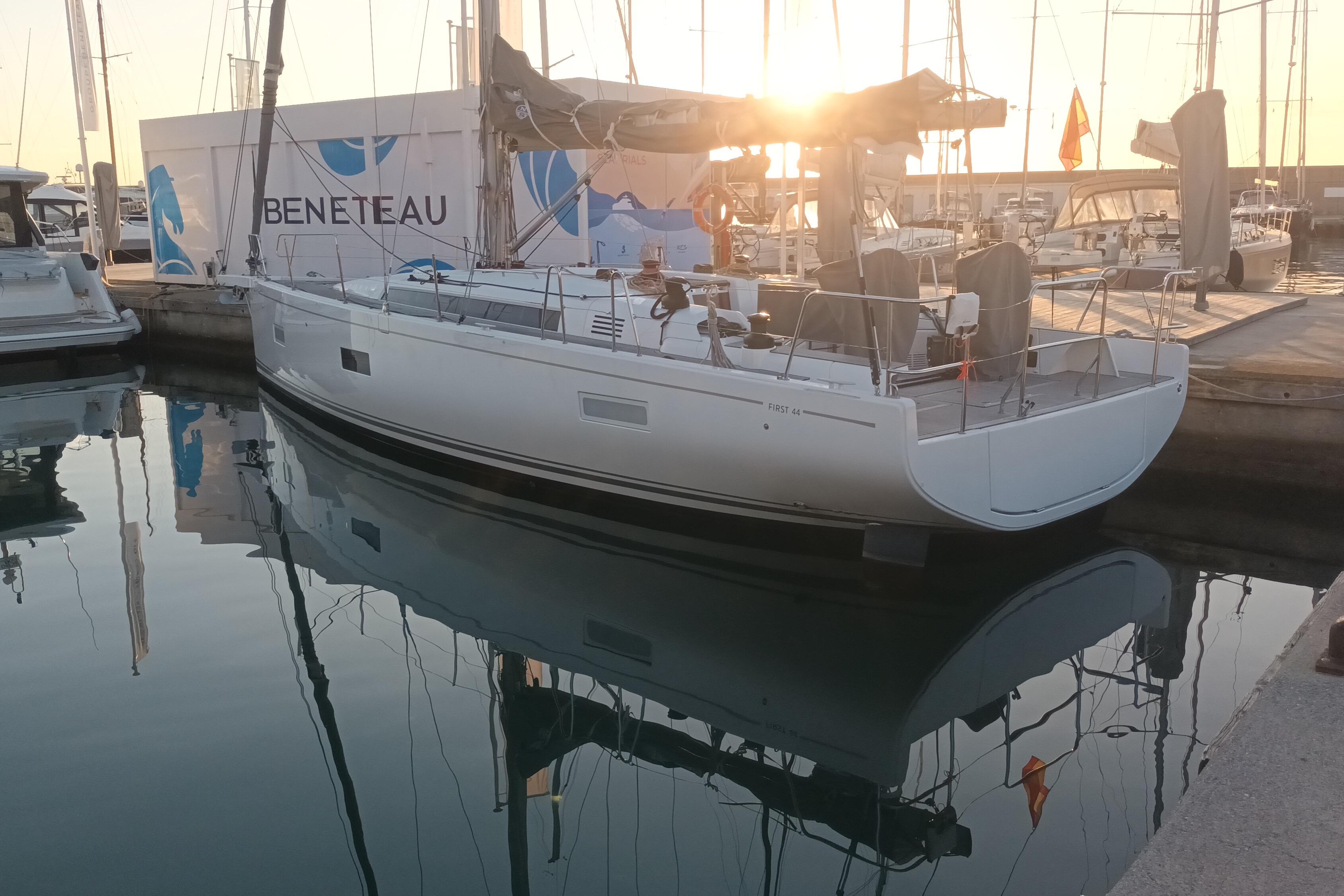 2025 Beneteau First 44