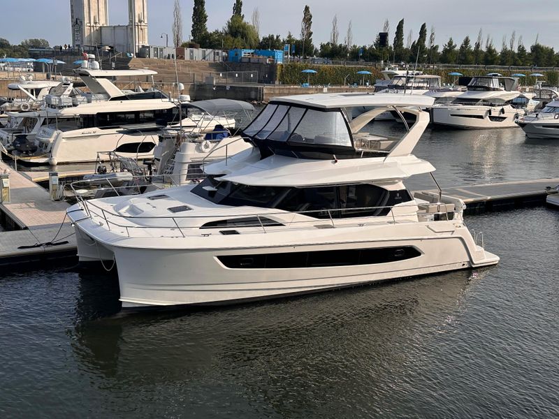 2024 Aquila 44 Yacht