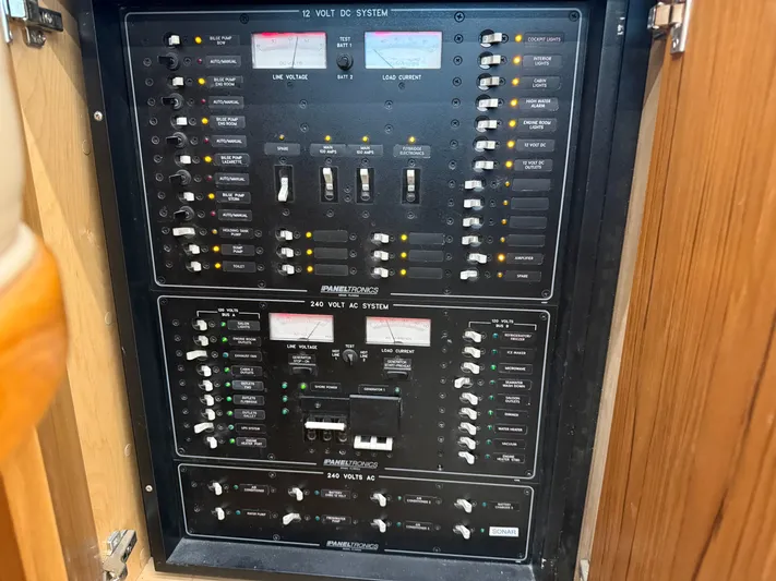 Real One Yacht Photos Pics 