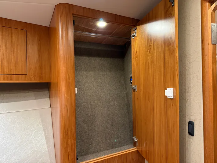 Real One Yacht Photos Pics 