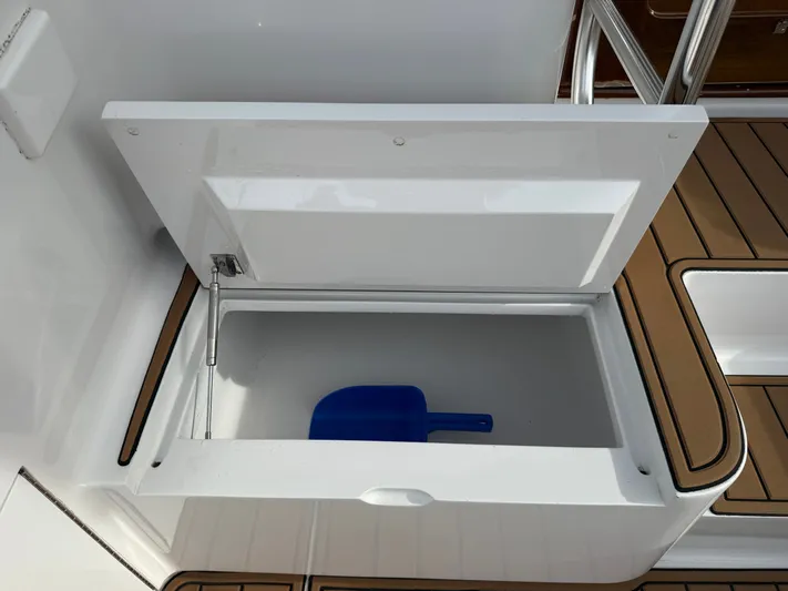 Real One Yacht Photos Pics 