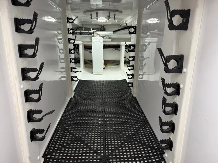 Real One Yacht Photos Pics 