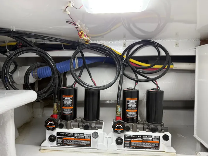 Real One Yacht Photos Pics 