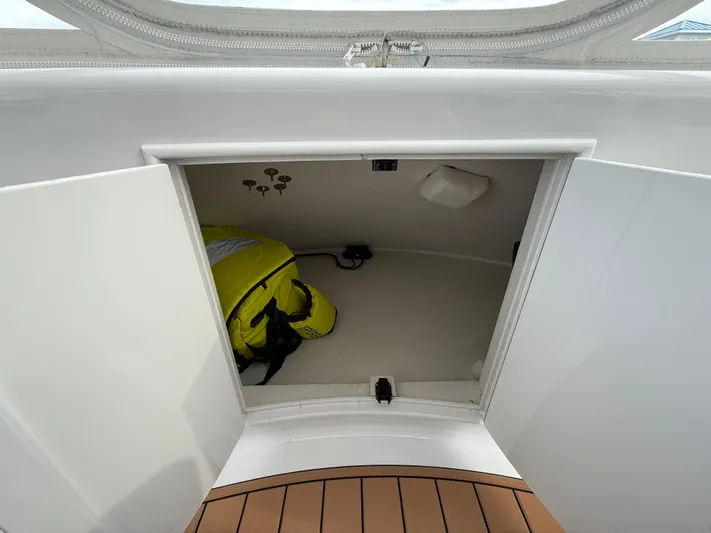 Real One Yacht Photos Pics 