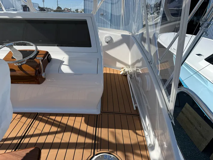 Real One Yacht Photos Pics 