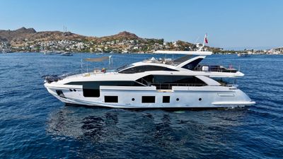 Yacht
