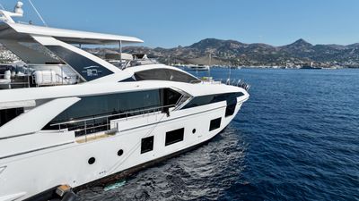 Yacht
