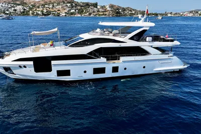 Azimut Grande 27M