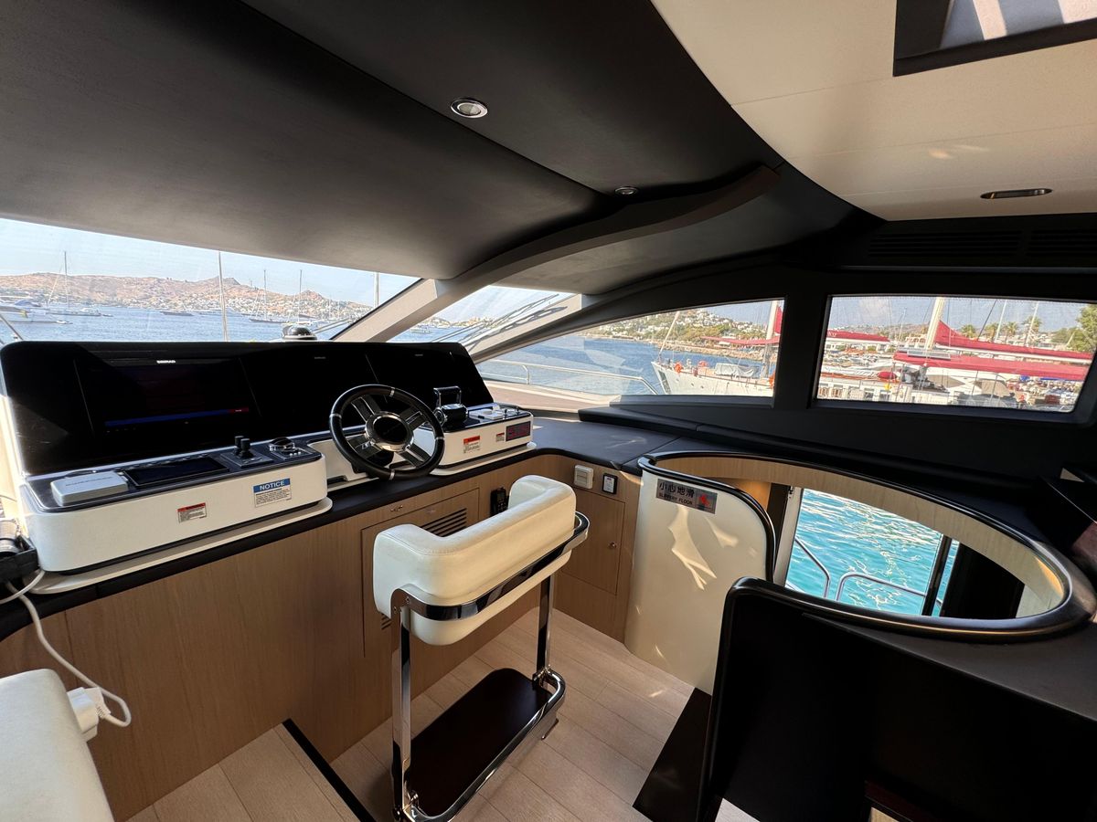 2021 Azimut 88 