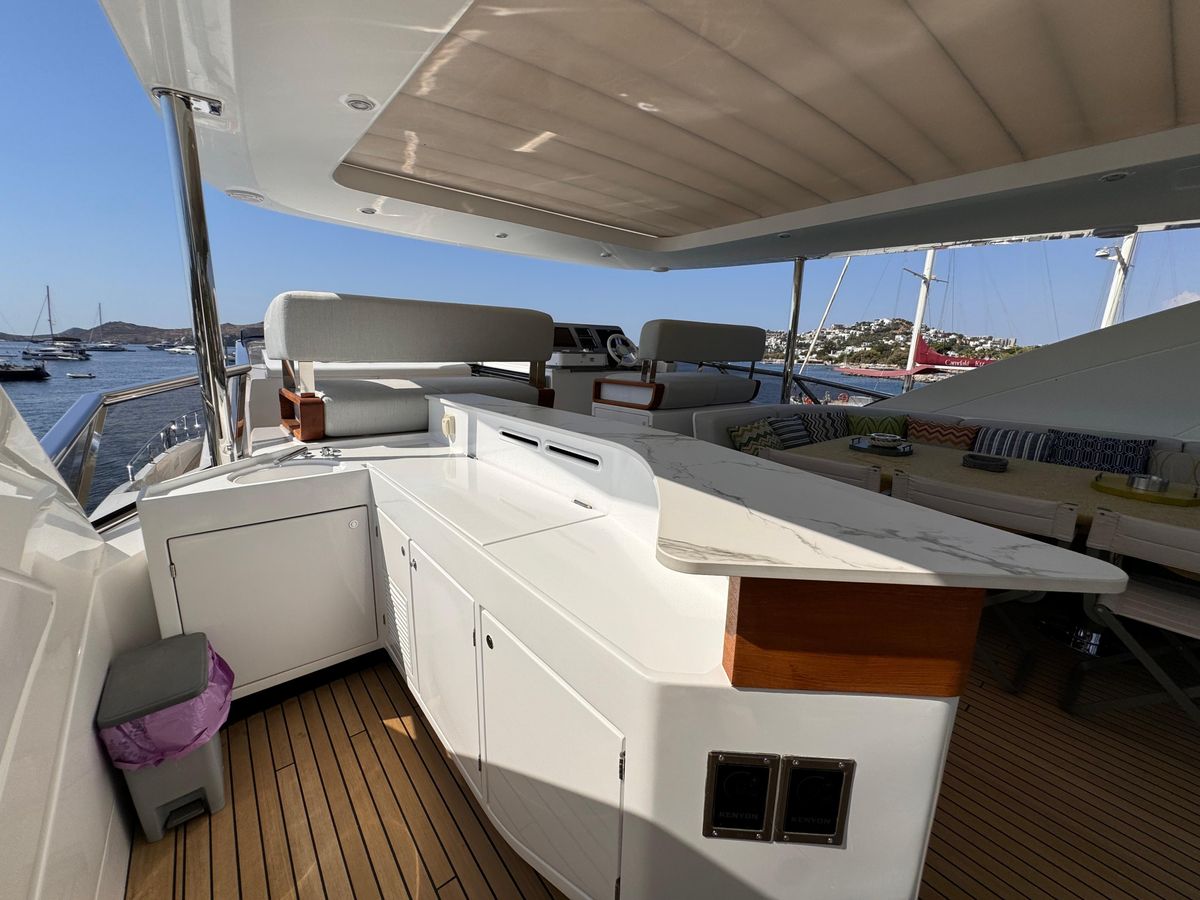 2021 Azimut 88 