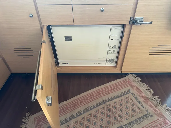  Yacht Photos Pics Dish washer