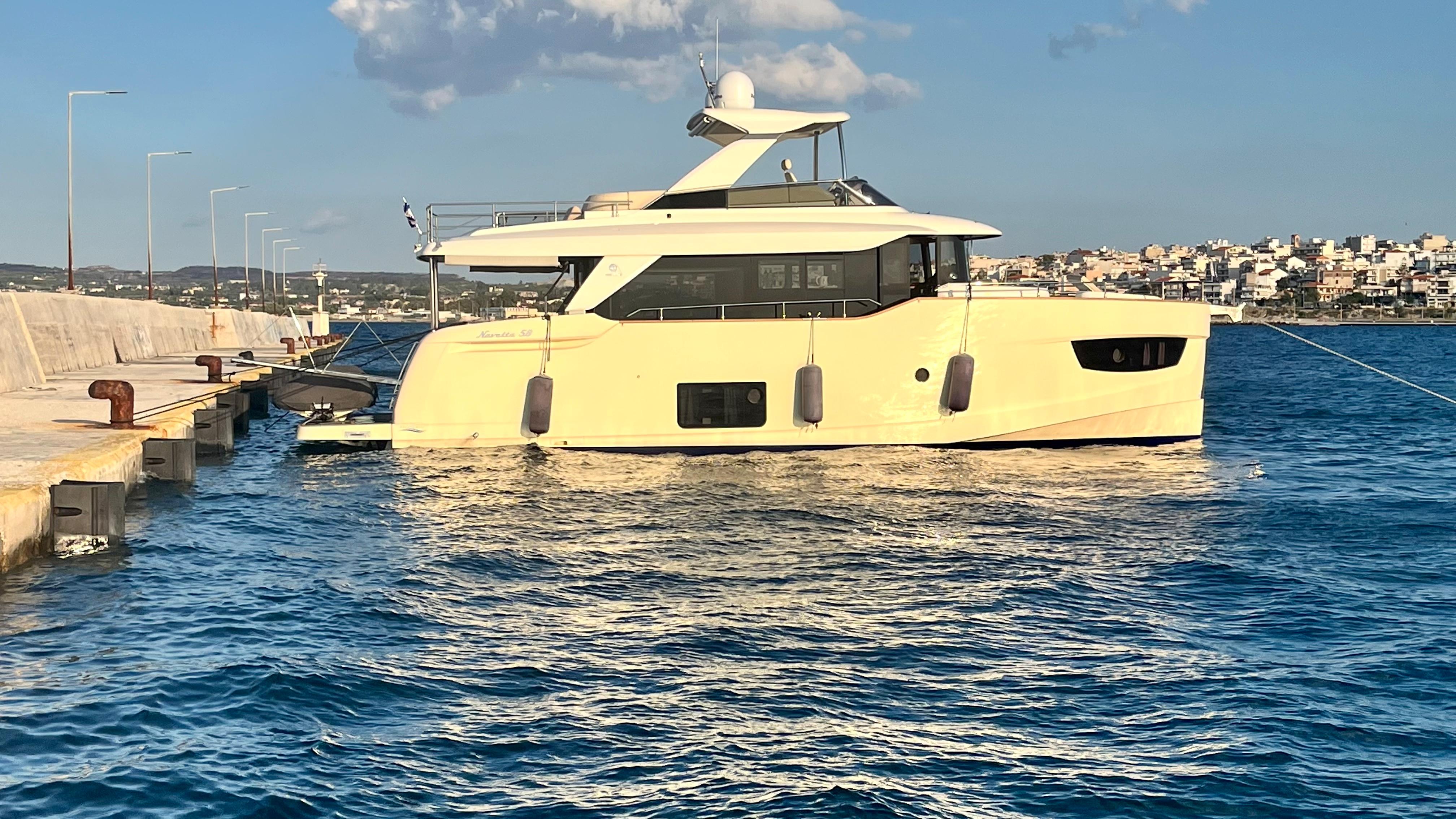 2017 Absolute NAVETTA 58 Flybridge For Sale YachtWorld