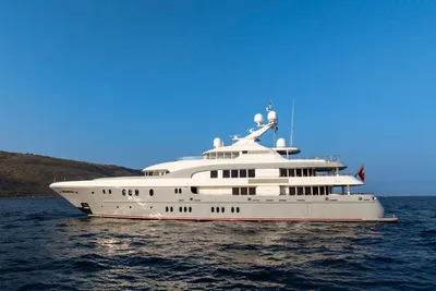 Lurssen Custom Displacement