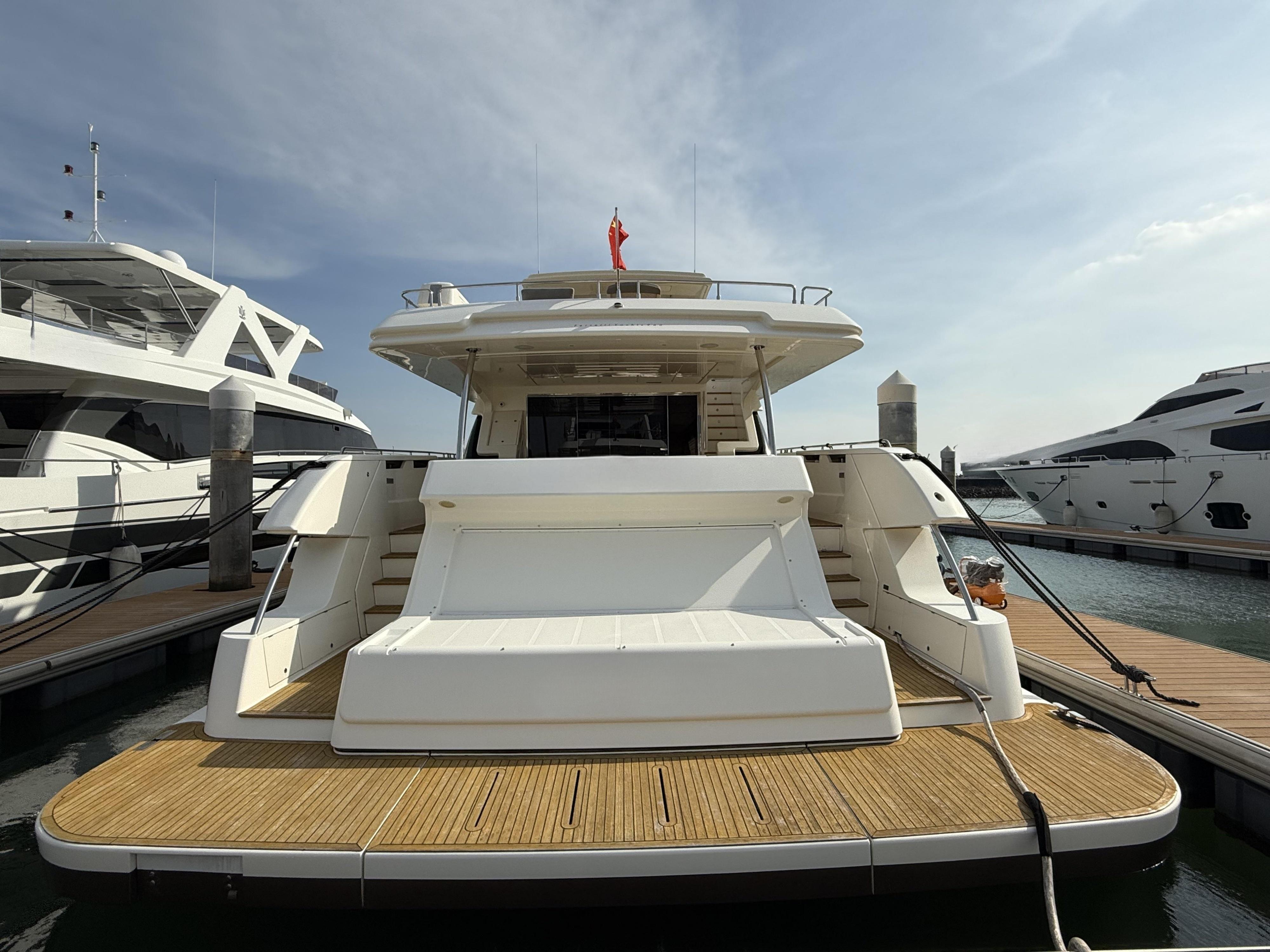 2017 Flybridge Ferretti Yachts for sale - YachtWorld