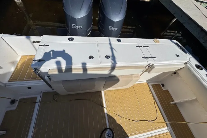  Yacht Photos Pics 2014 Stamas 317 Tarpon boat deck with dual Yamaha 300 engines.