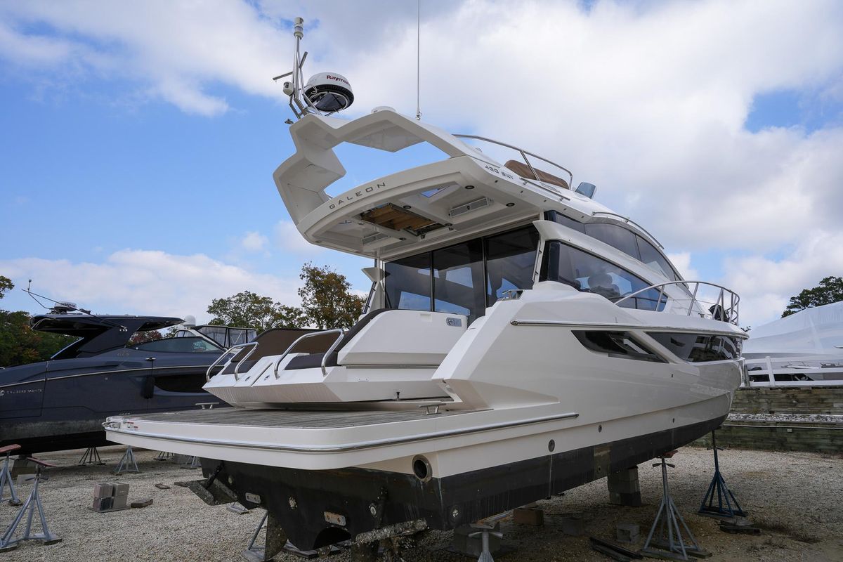 2017 Galeon 43 