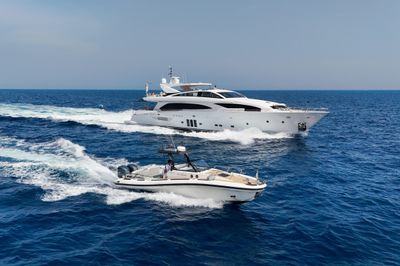Yacht