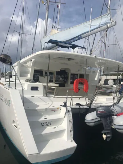 Moet Yacht Photos Pics Main Profile View (1)