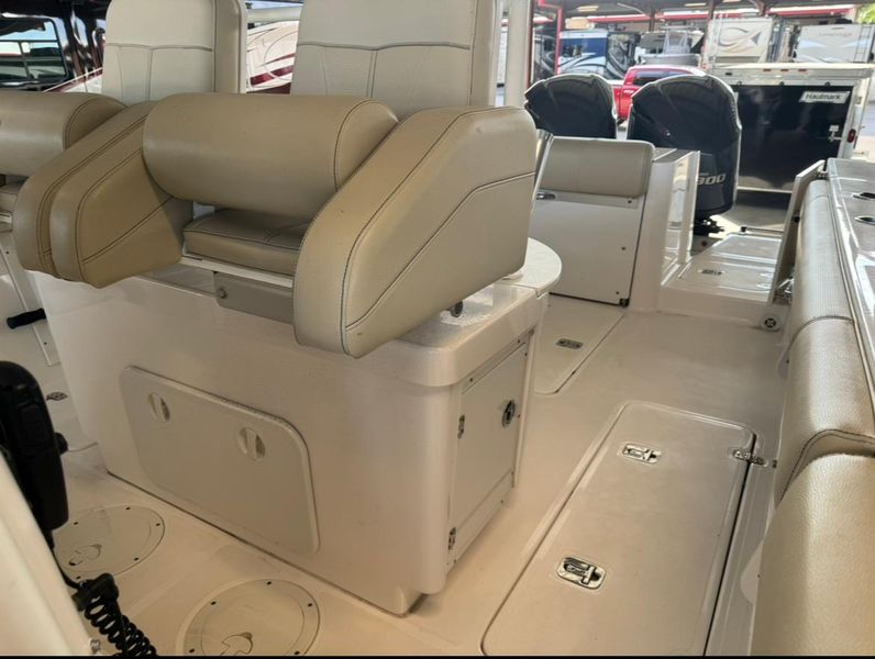 2017 Pursuit C 280 Center Console