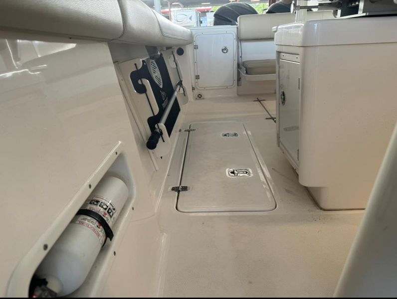 2017 Pursuit C 280 Center Console