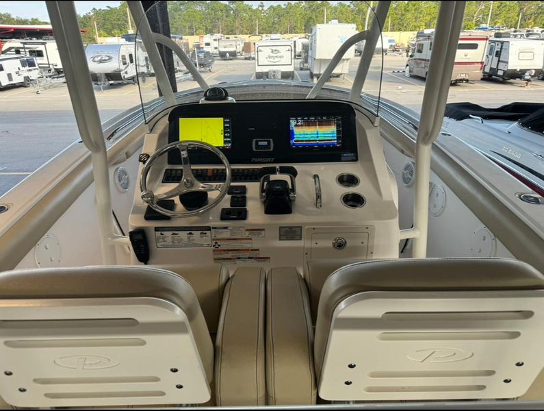 2017 Pursuit C 280 Center Console